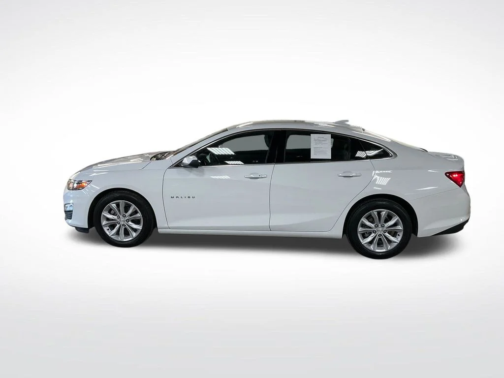 Used 2025 White Chevrolet LT image 2