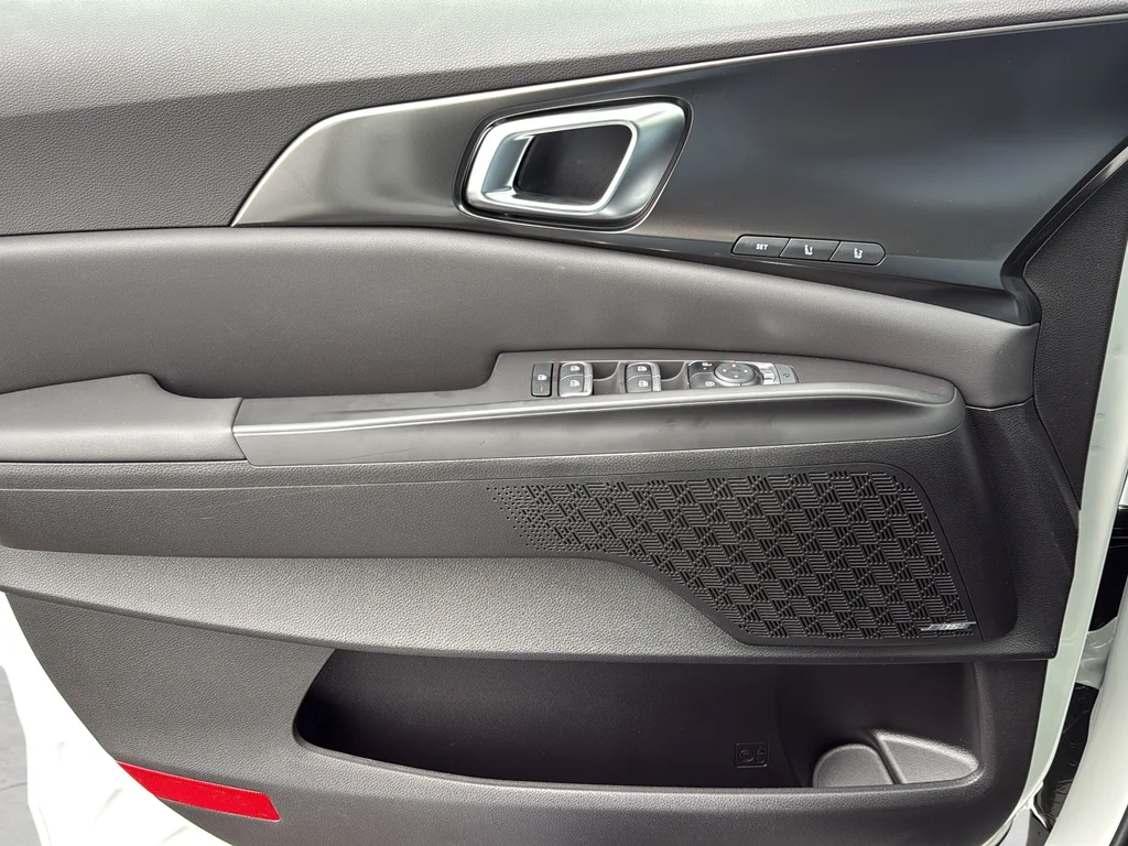 New 2026 Snow White Pearl Kia SX Prestige image 26