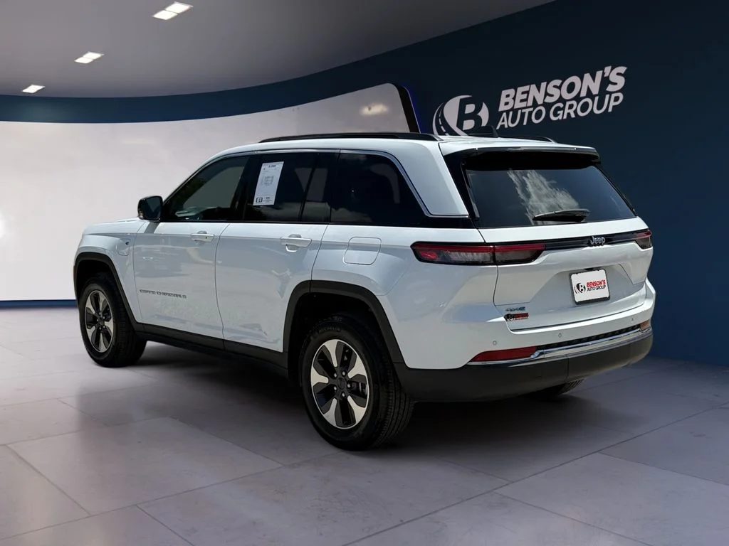 Used 2025 White Jeep 4xe image 3