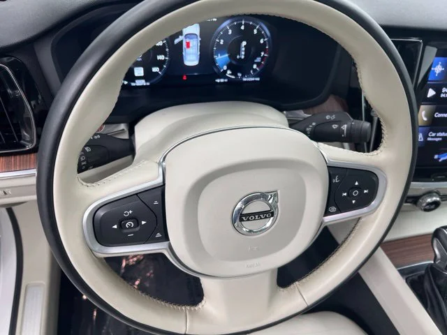 Used 2021 White Volvo T5 Momentum image 20