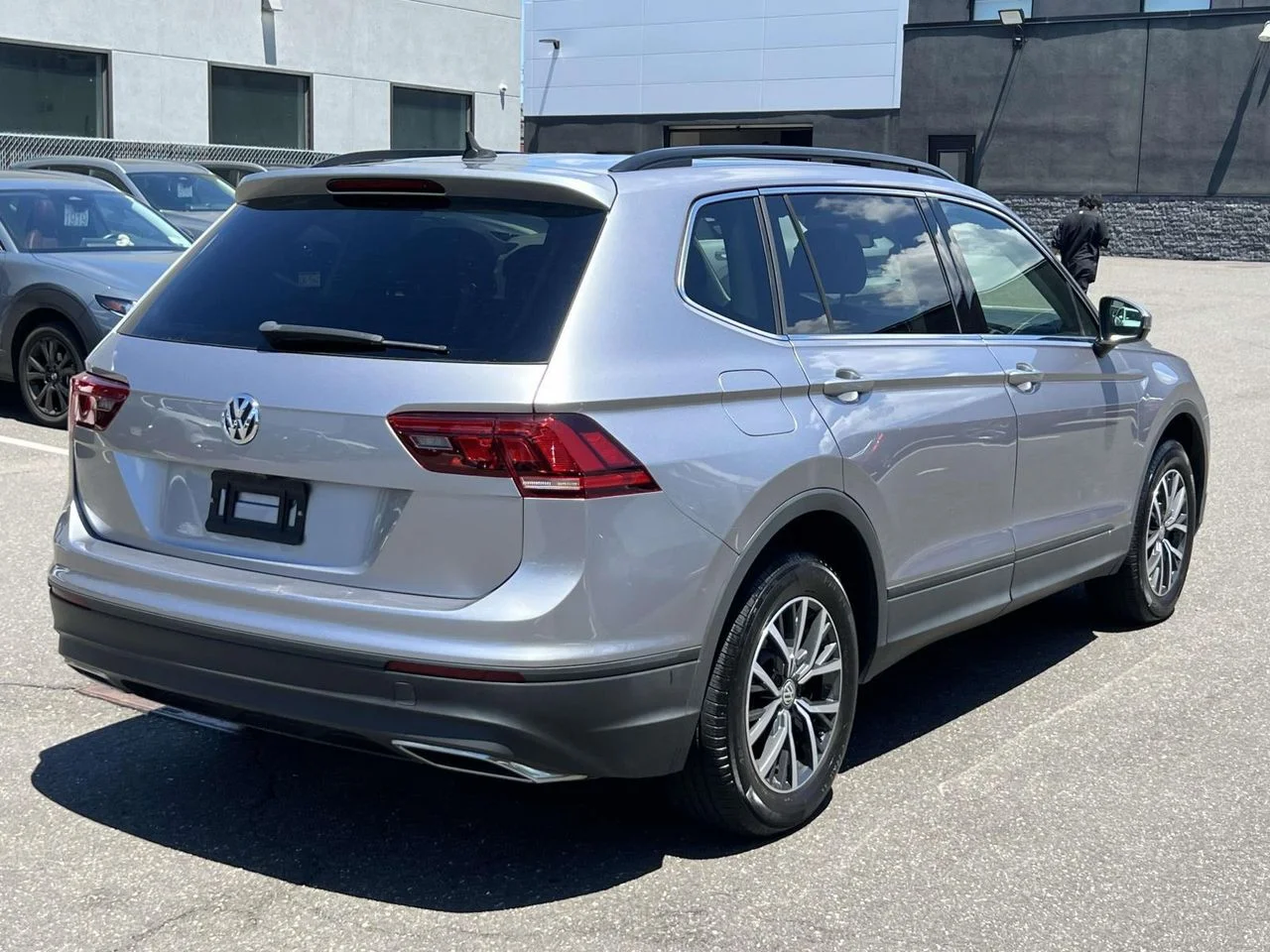 Used 2019 Platinum Gray Metallic Volkswagen 2.0T SE image 9