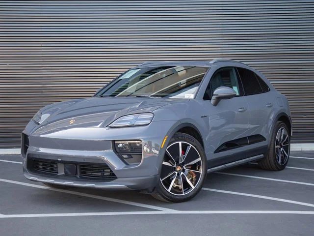 2025 Porsche Macan Electric 4S
