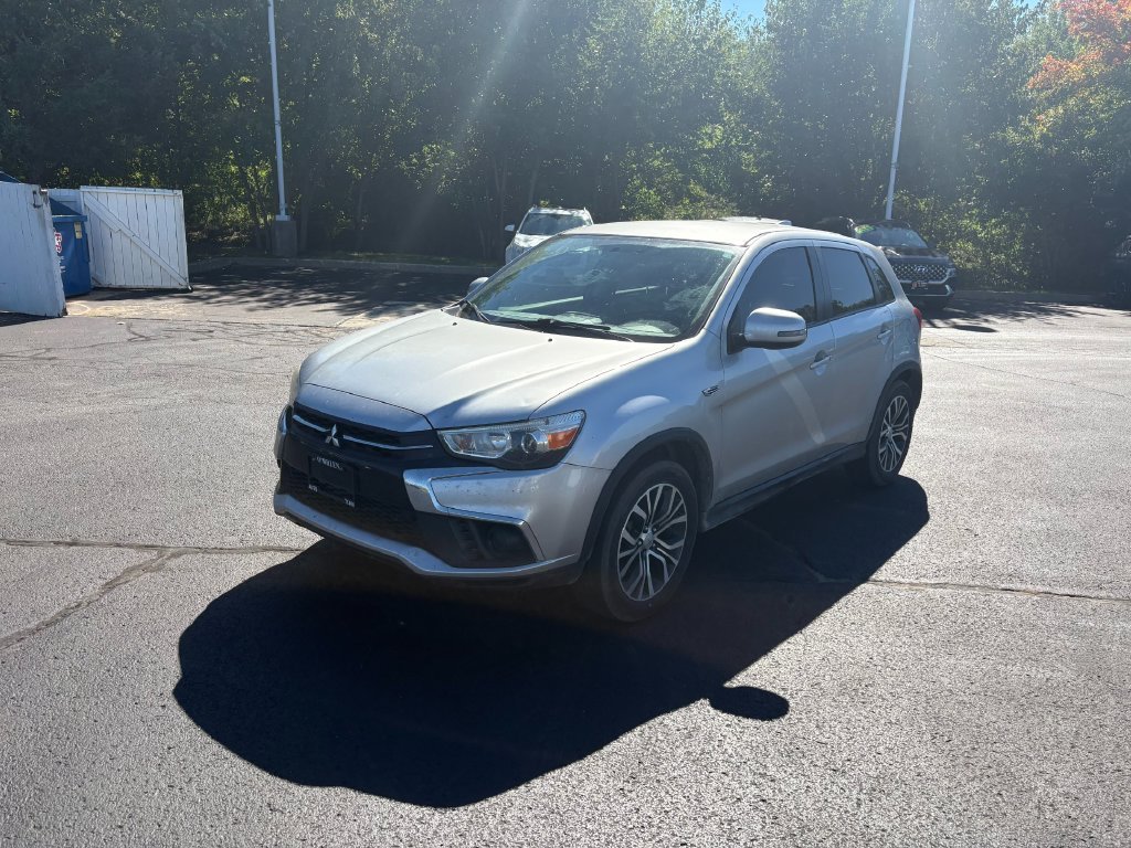 Used 2019 Silver Mitsubishi  image 6
