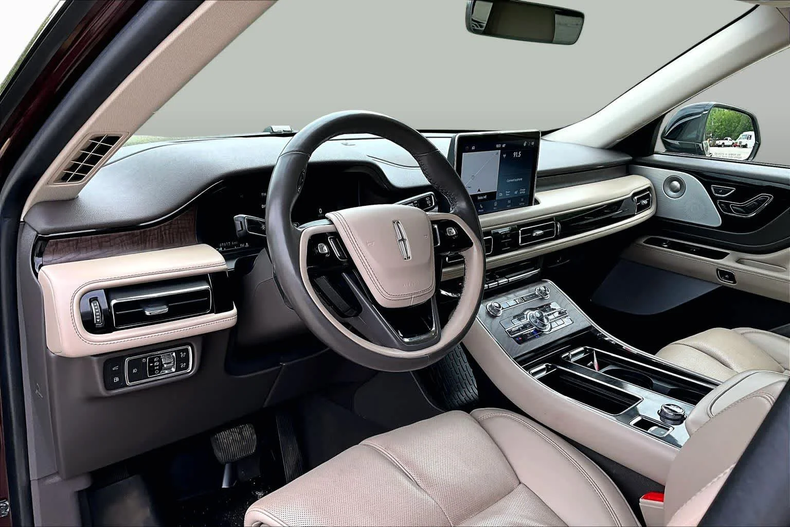 Used 2022 Burgundy Velvet Metallic Tinted Clearcoat Lincoln Grand Touring image 18