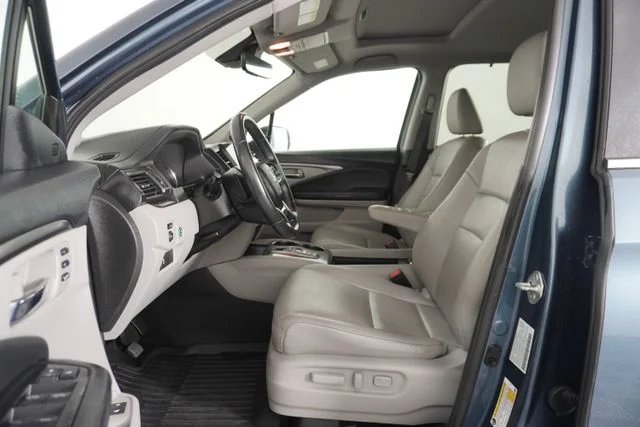 Used 2021 Blue Honda EX-L image 19