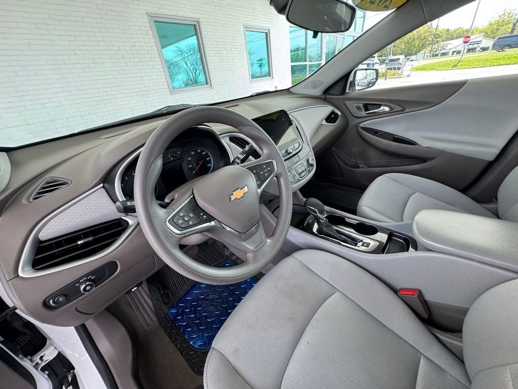 Used 2024 White Chevrolet LS image 12