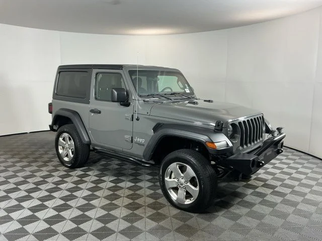 Used 2019 Gray Jeep Sport image 3