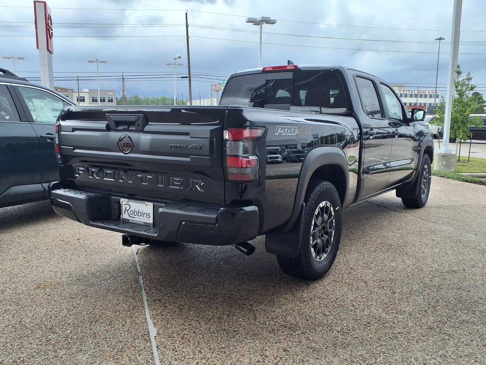 2026 Nissan Frontier Crew Cab PRO-4X® Long Bed Black at Robbins Nissan