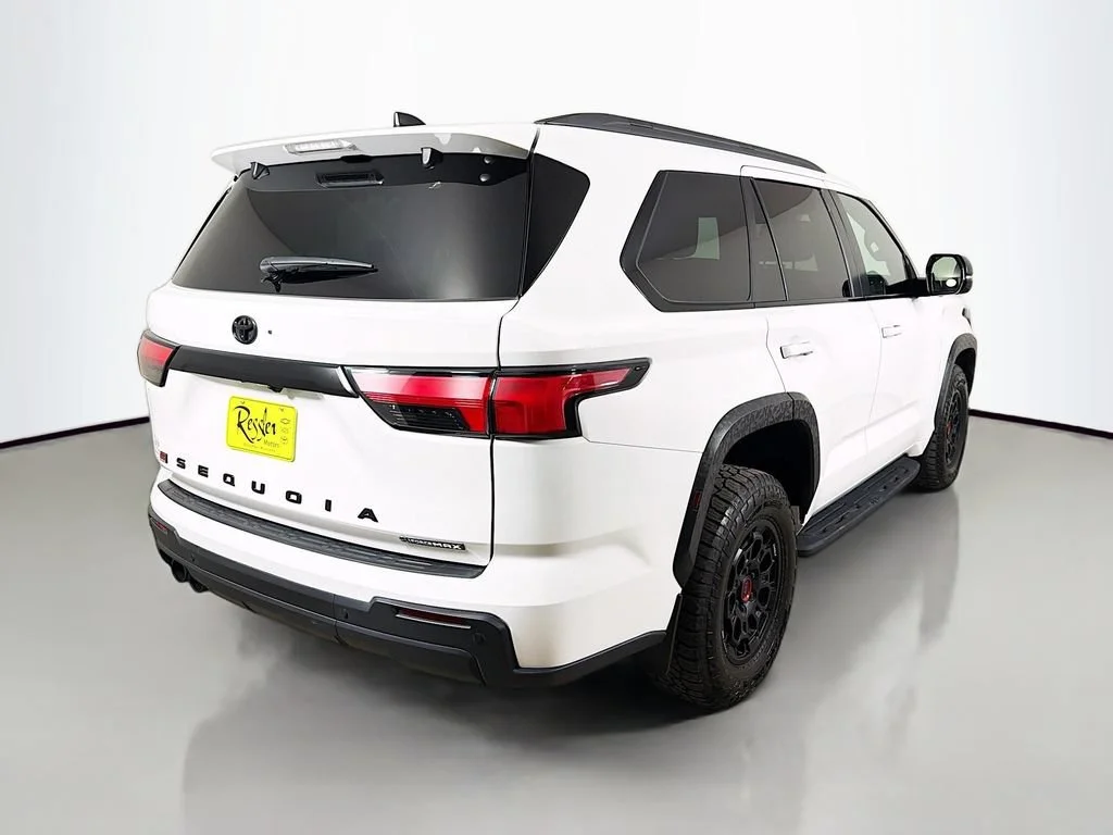 Used 2025 Ice Cap Toyota SR5 image 6