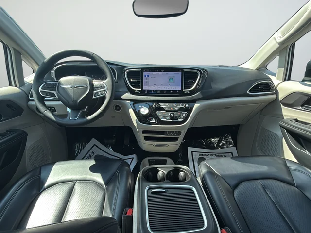 Used 2023 White Chrysler Touring L image 9