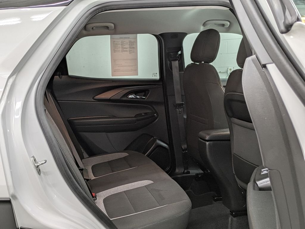 Used 2025 White Chevrolet LT image 21