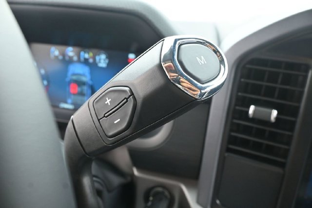 New 2026 Agate Black Metallic Ford XLT image 18