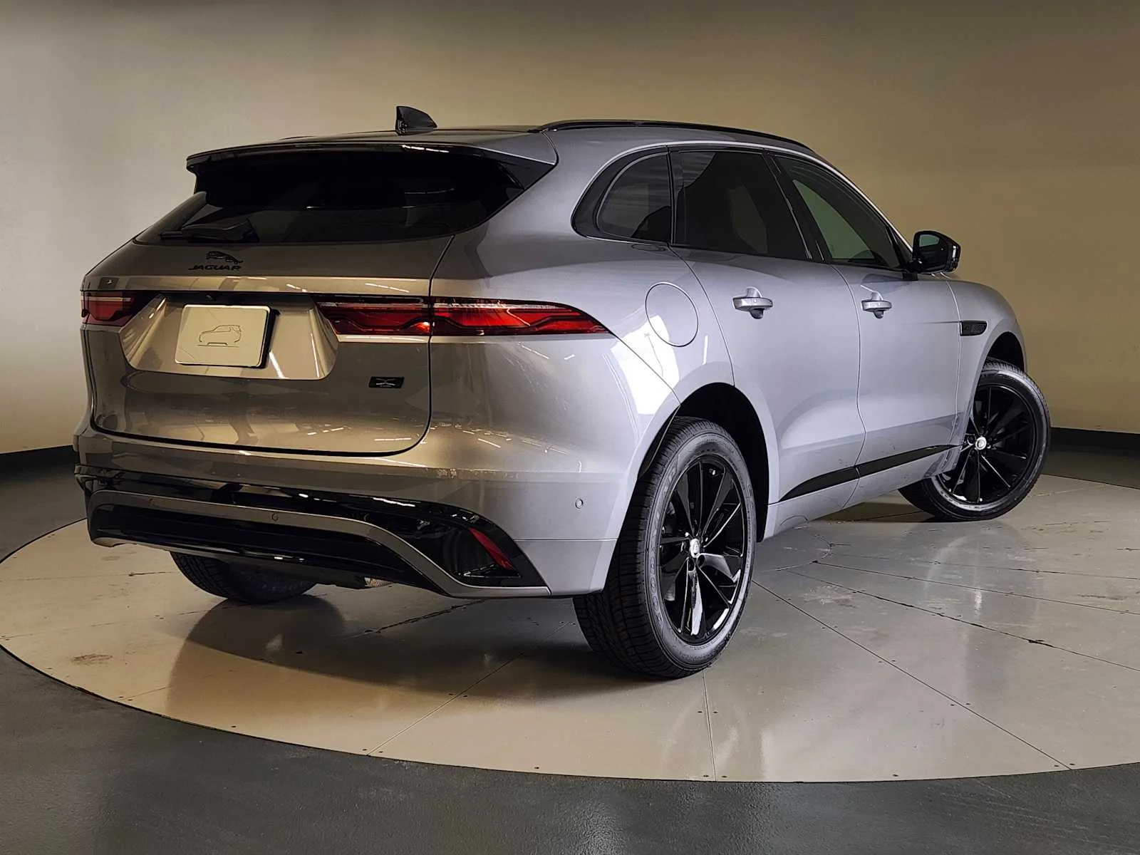 New 2026 Eiger Grey Metallic Jaguar R-Dynamic S image 4