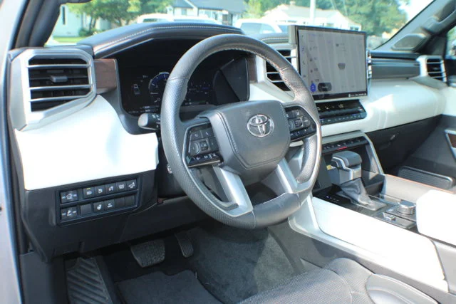 Used 2024  Toyota Capstone Hybrid image 9