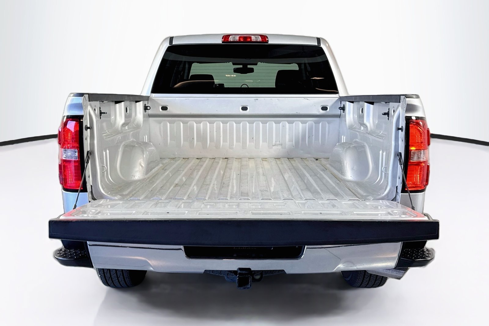 Used 2018 Quicksilver Metallic GMC SLE image 24