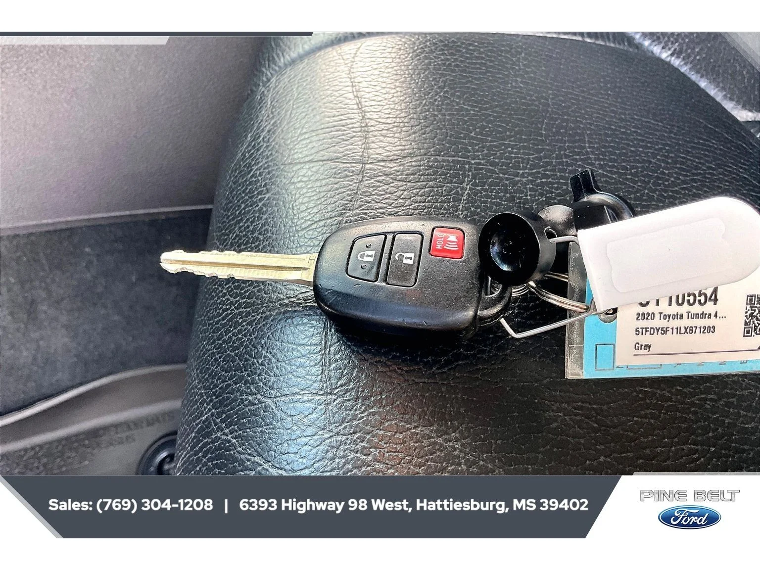 Used 2020 Cement Toyota SR5 image 9