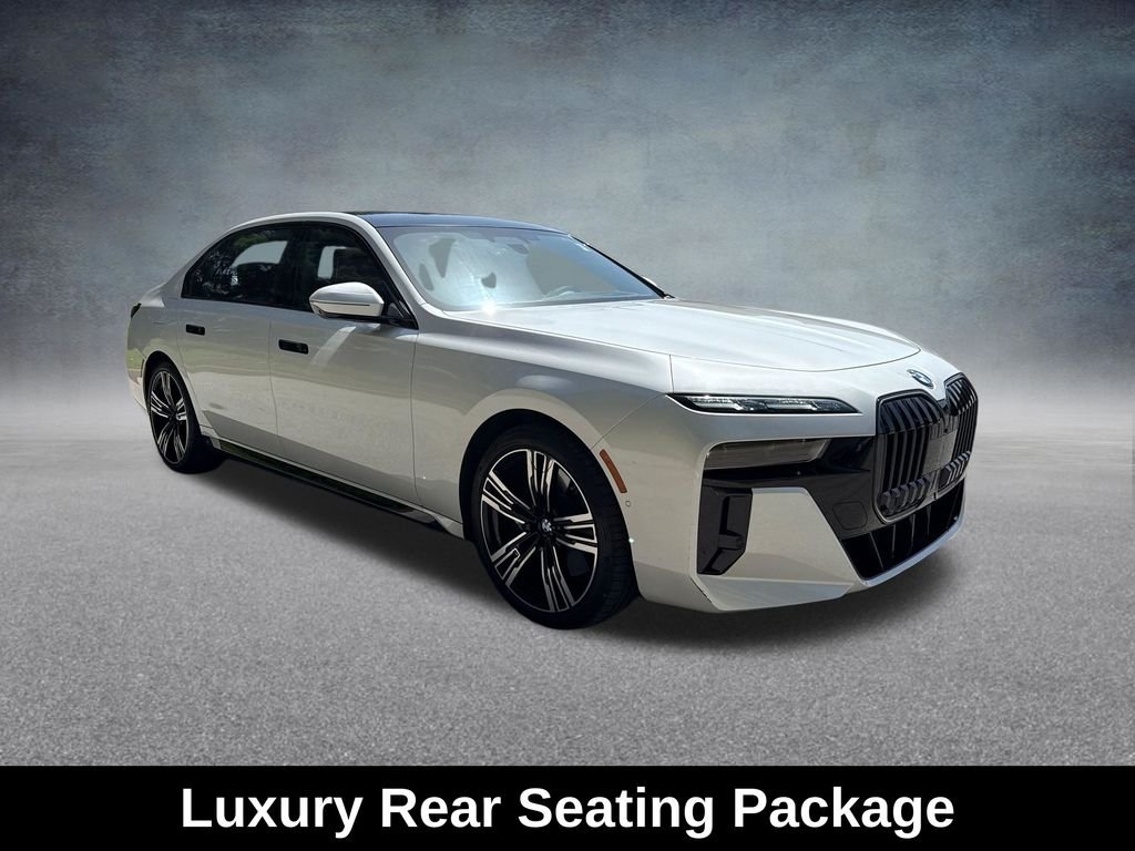 Used 2026 White BMW 760i xDrive image 9