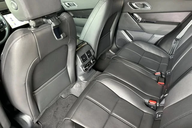 New 2026 Santorini Black Land Rover Dynamic SE image 11