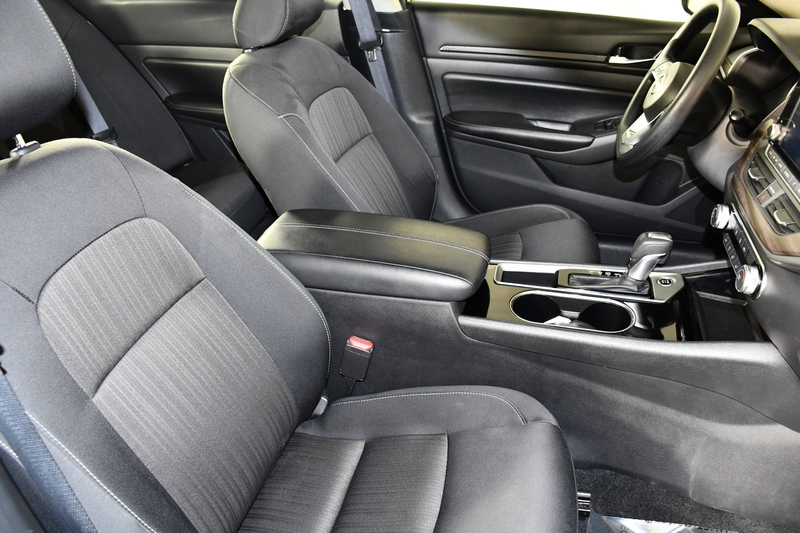 Used 2024 Gun Metallic Nissan 2.5 SV image 41