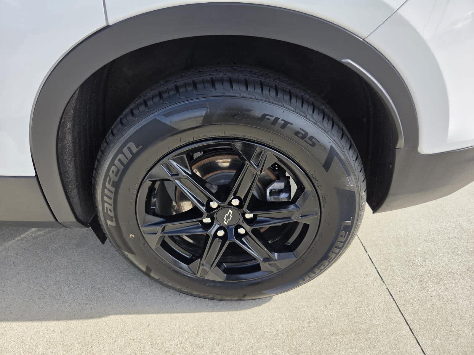 Used 2023 Summit White Chevrolet LT image 25