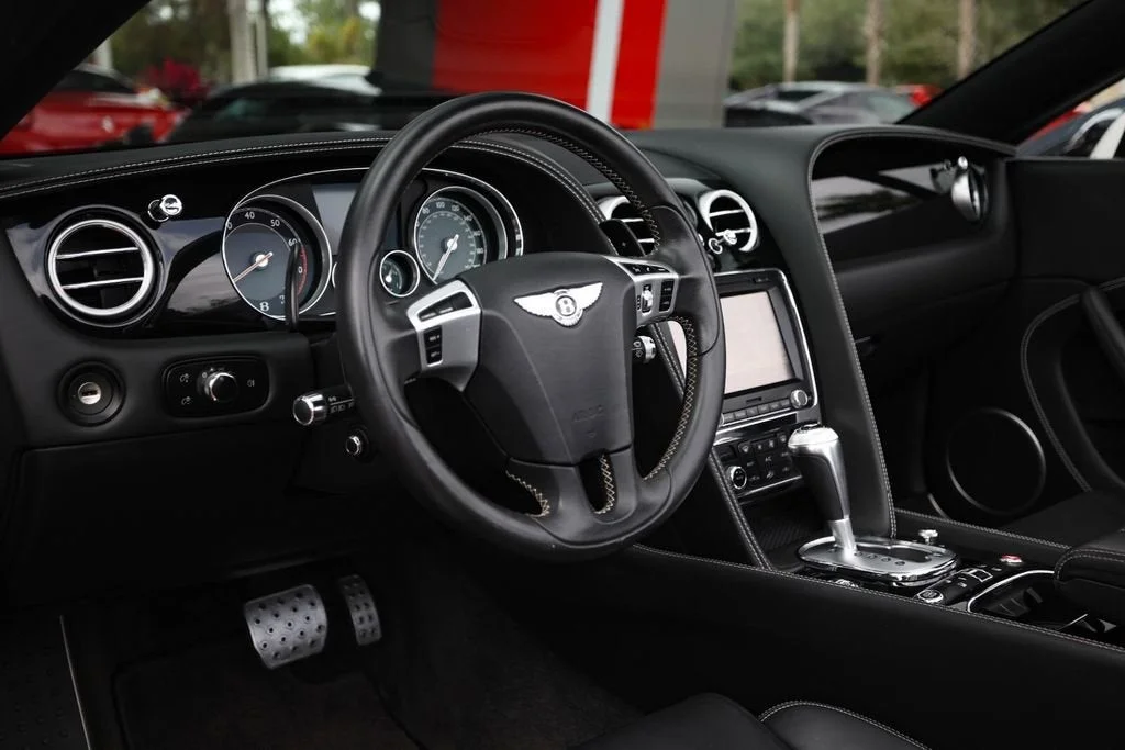 Used 2014 Glacier White Bentley Speed image 24