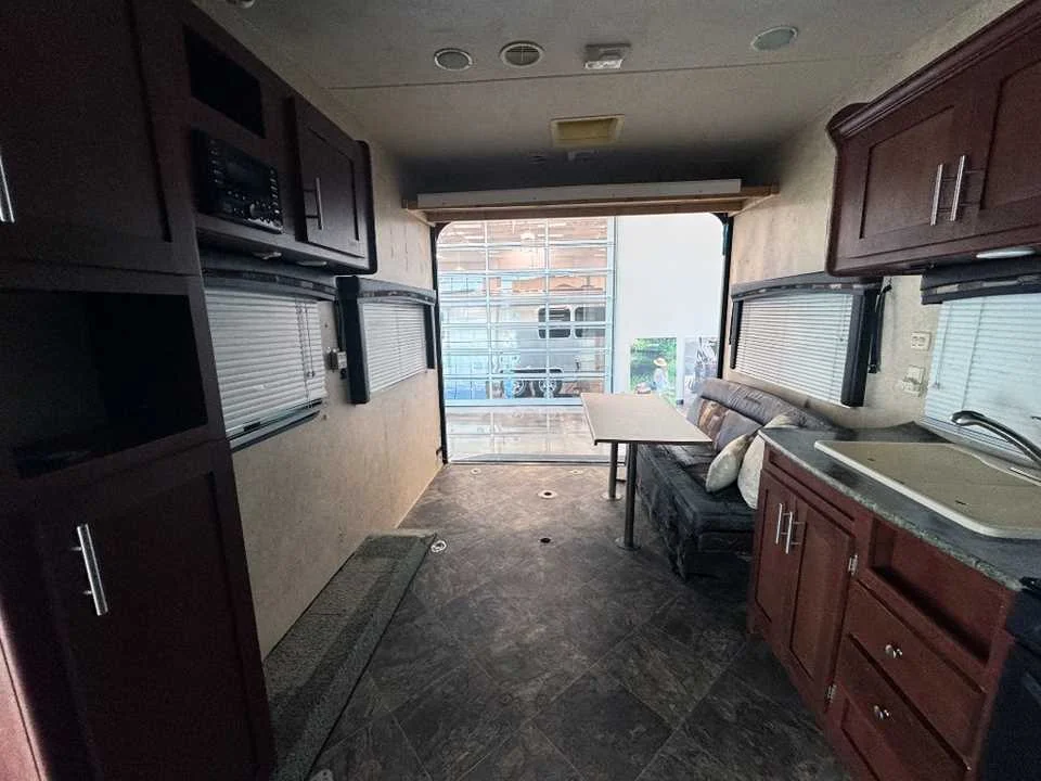 Used 2015  FOREST RIVER  image 18