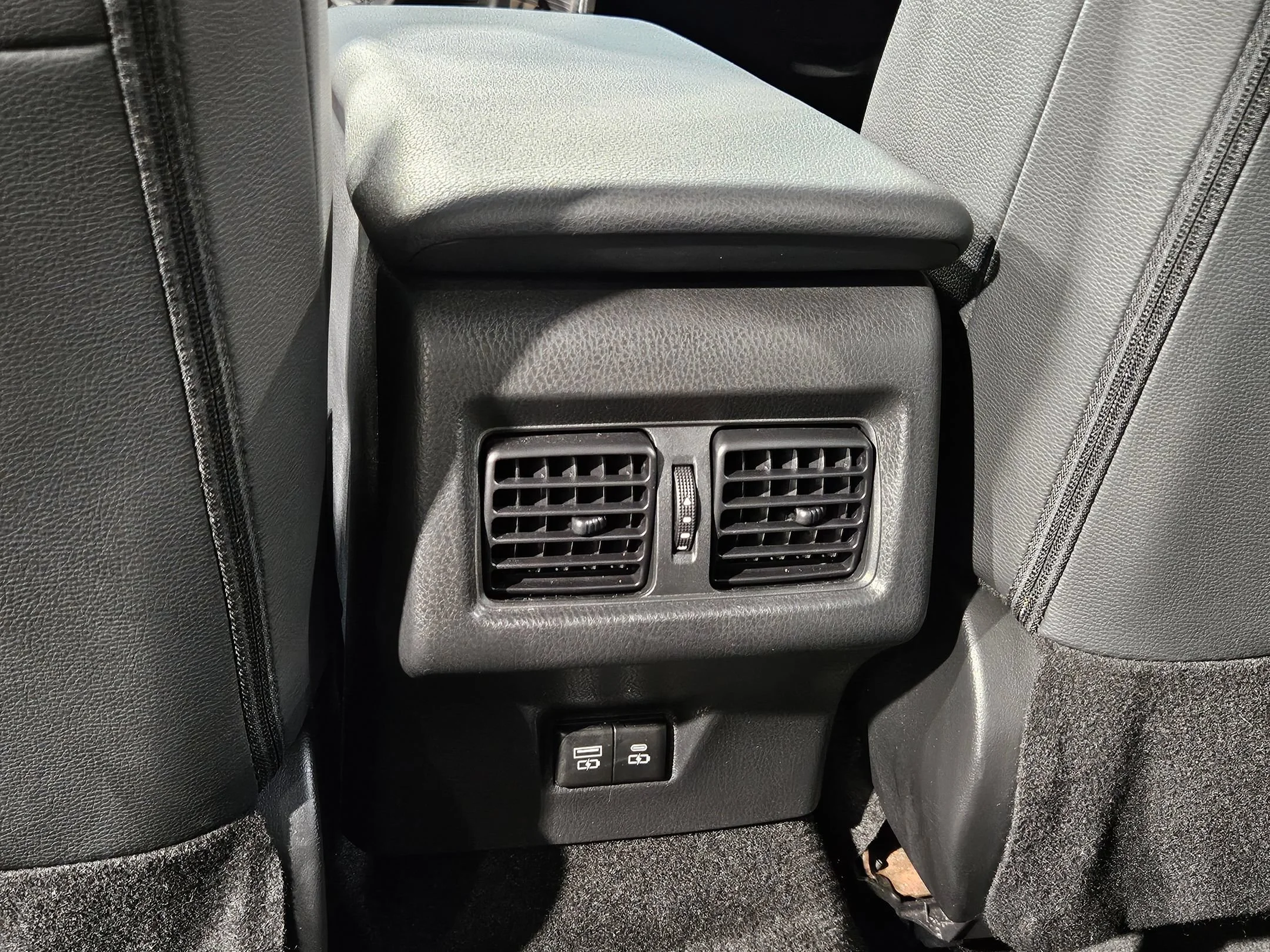 Used 2025 Ocean Gem Toyota SE image 37
