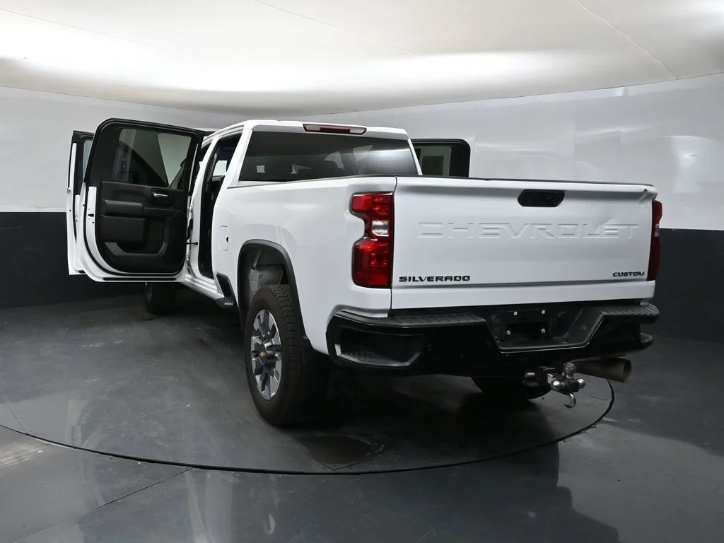 Used 2024 Summit White Chevrolet Custom image 41