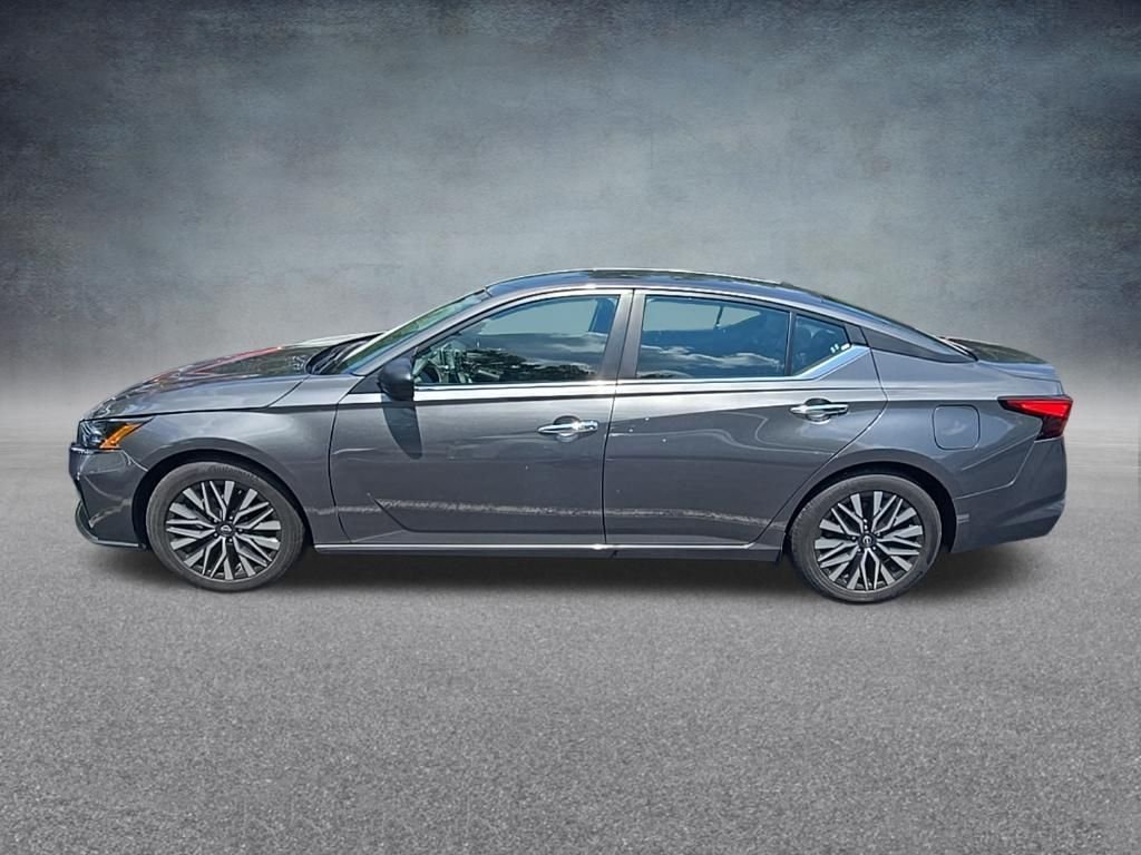 Used 2025 Gun Metallic Nissan 2.5 SV image 4
