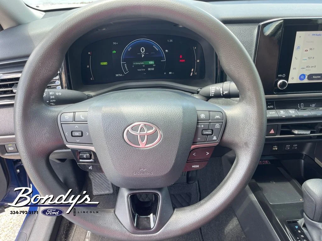 2025 Toyota Camry LE - Photo 7