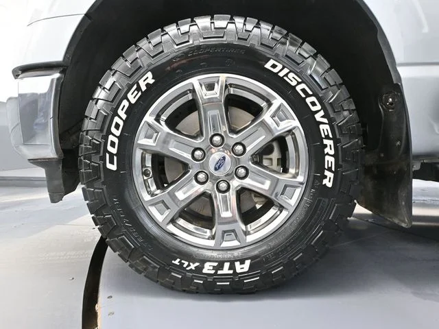 Used 2022 Silver Ford Lariat image 18
