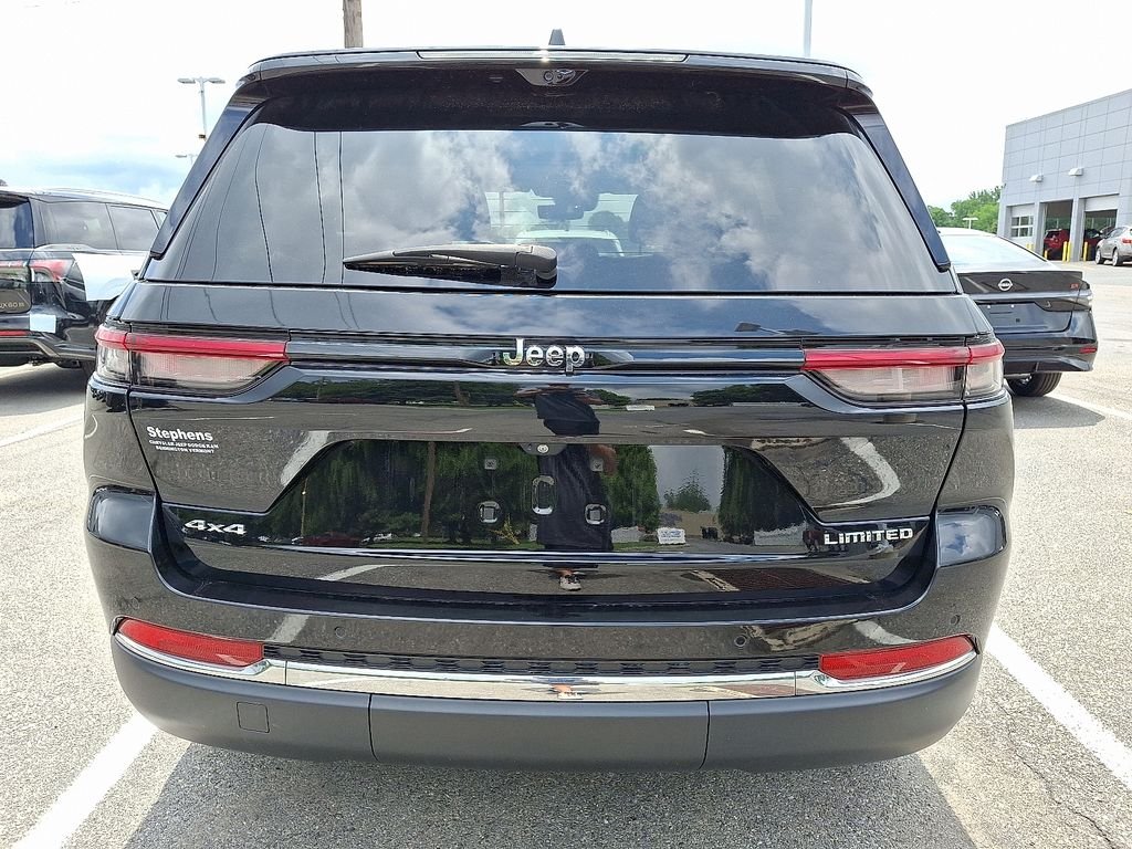 Used 2022 Black Jeep Limited image 6