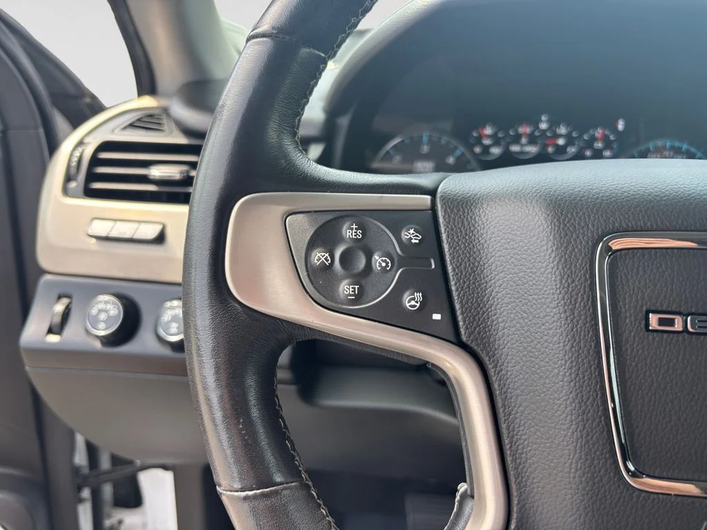 Used 2020 White GMC Denali image 26
