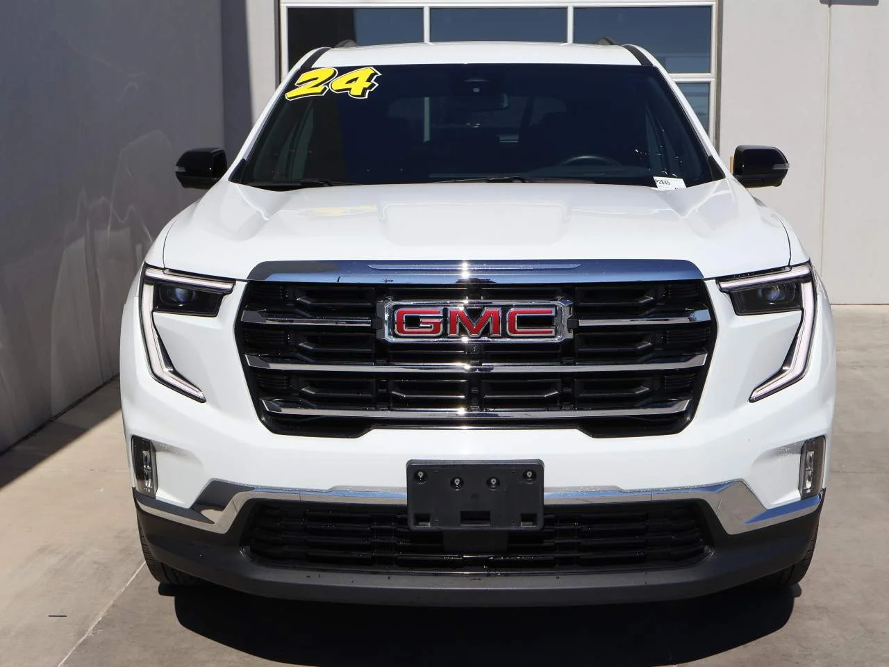 Used 2024 White Frost Tricoat GMC Elevation image 5