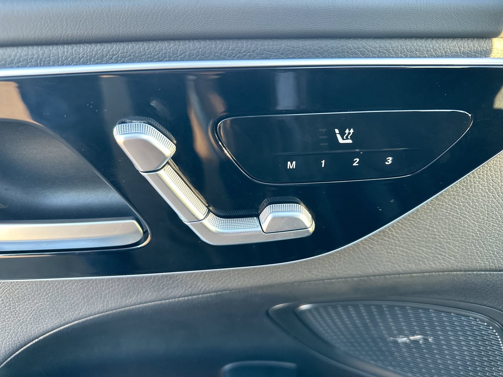 2025 Mercedes-Benz C-Class Sedan C 300 - Photo 12