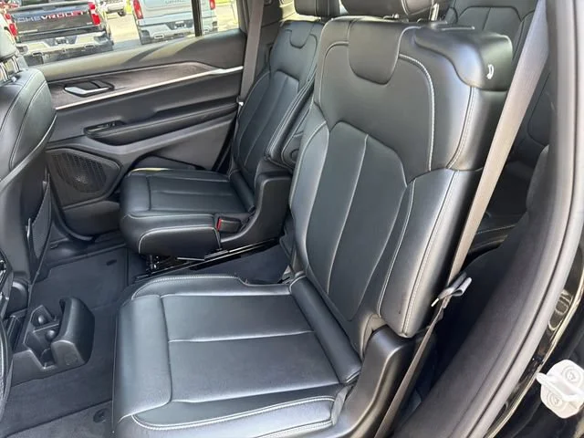 Used 2024 Black Jeep Limited 4x4 image 17