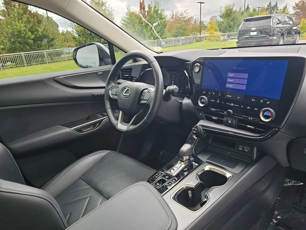 Used 2024  Lexus NX 350 Luxury image 10