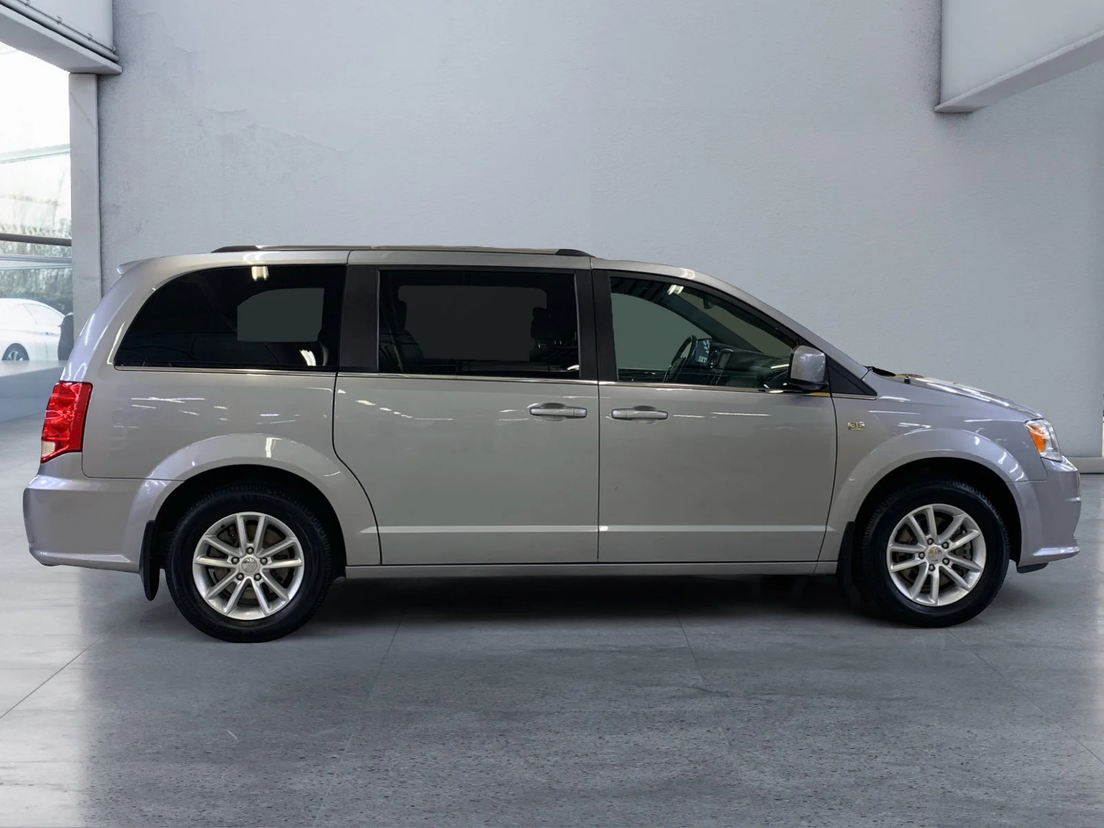 Used 2019 Silver Dodge 35th Anniversary image 6