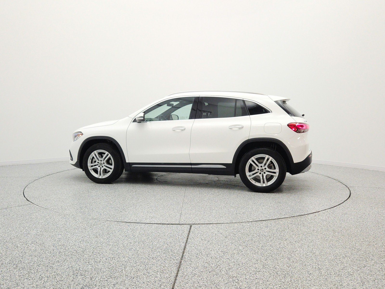 Certified Used 2023 Polar White Mercedes-Benz GLA 250 4MATIC® SUV image 8