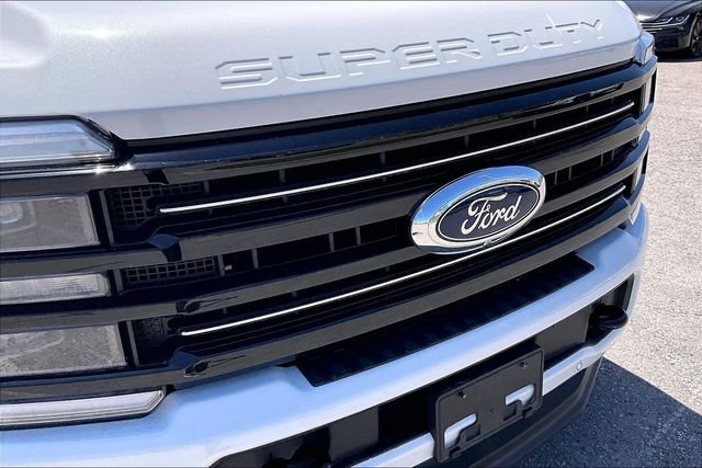 2025 Ford F-250 Super Duty Platinum - Photo 28