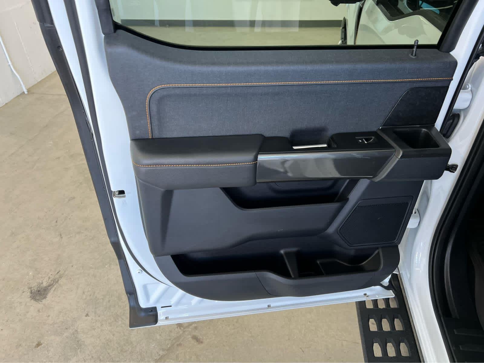 Used 2023 Oxford White Ford Tremor image 26