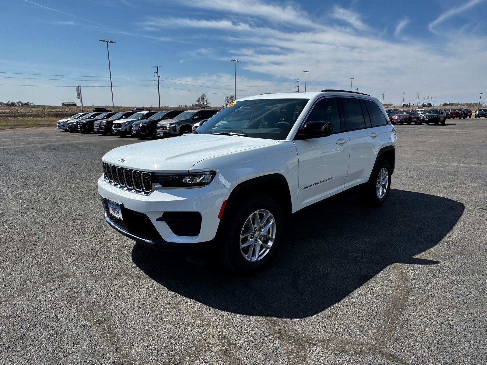 New 2026 Bright White Clearcoat JEEP Laredo X image 17