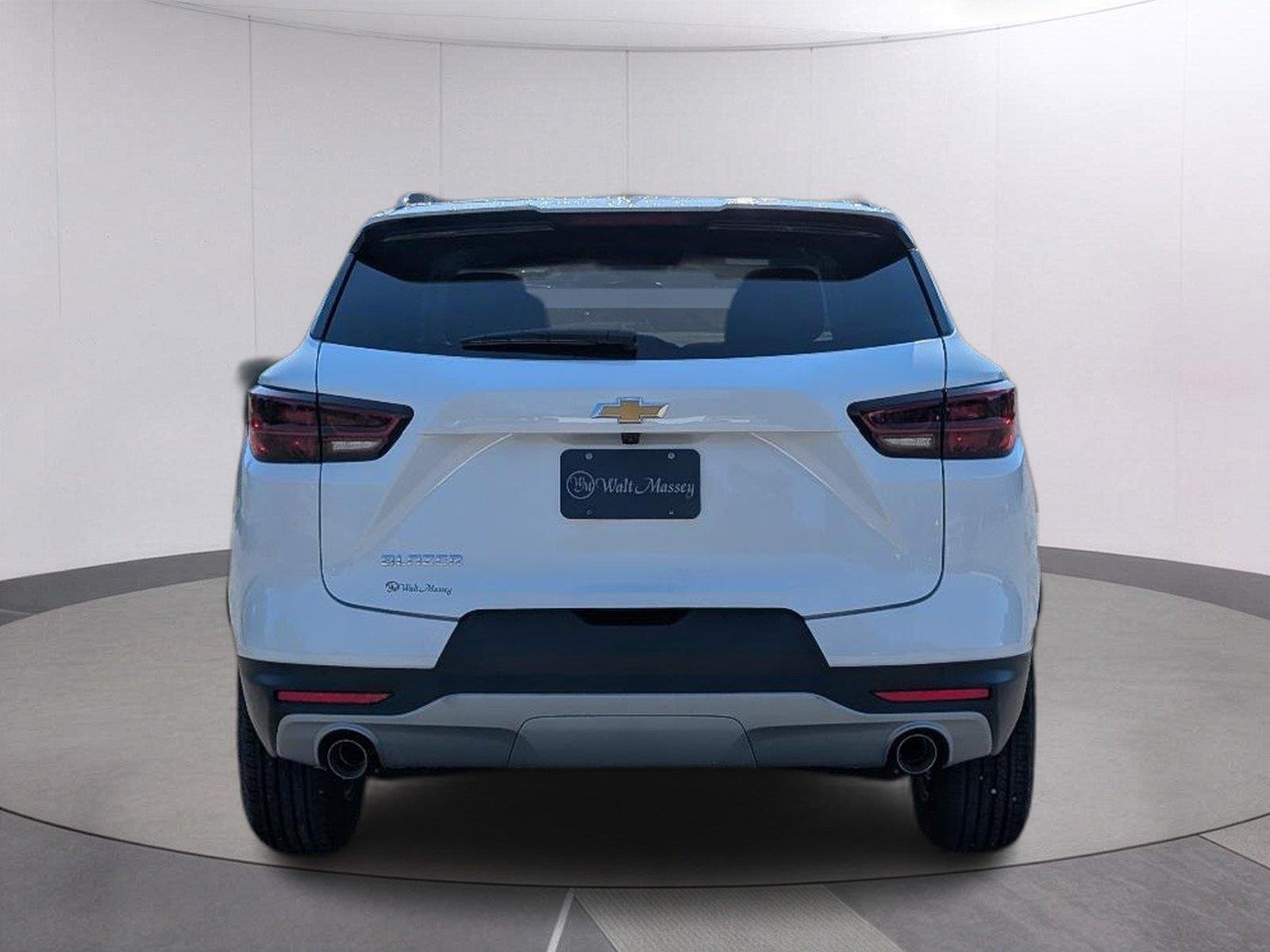 New 2026 Summit White Chevrolet 2LT image 4