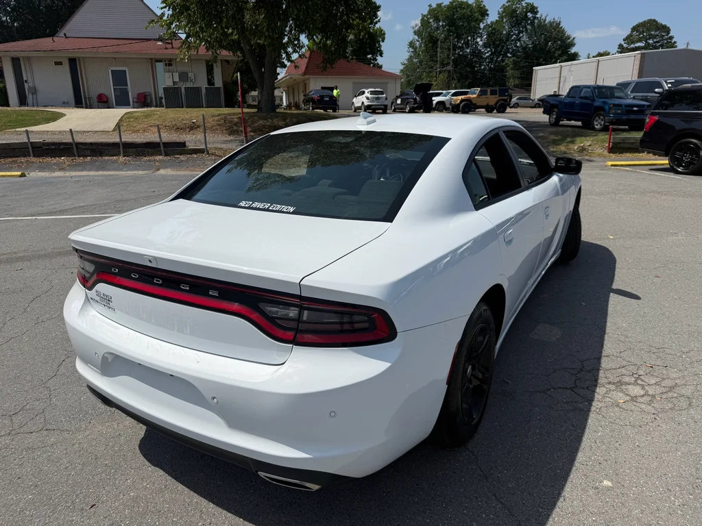 Used 2023 White Knuckle Clearcoat Dodge SXT image 18