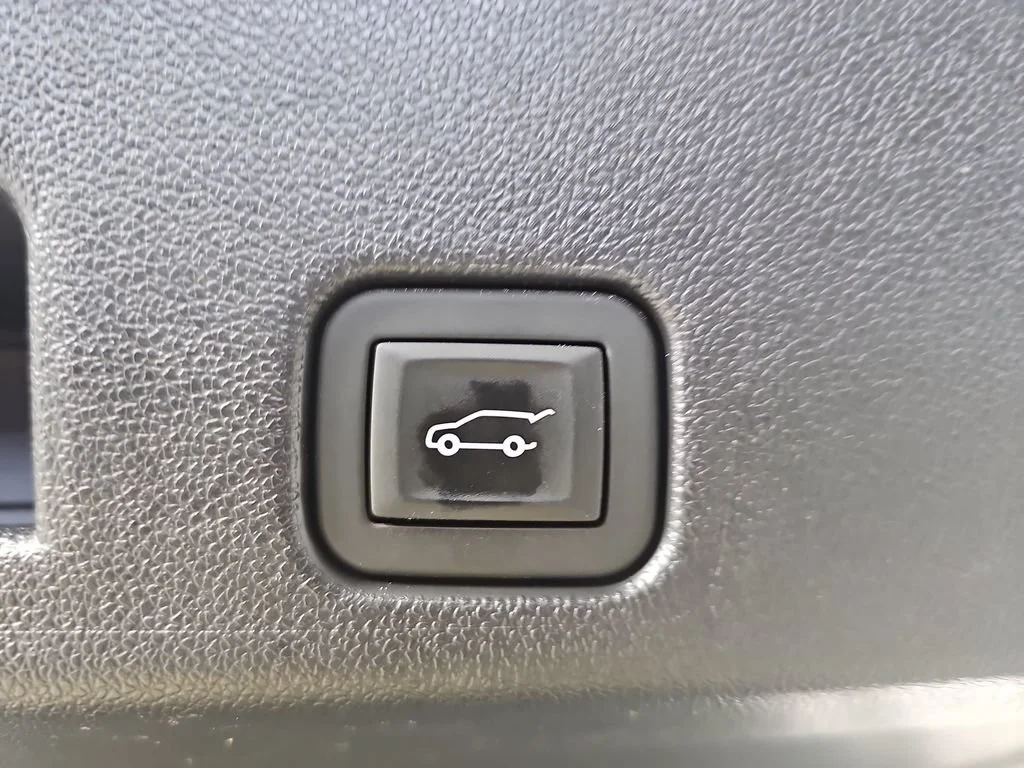 Used 2025 Sterling Gray Metallic Chevrolet LT image 18
