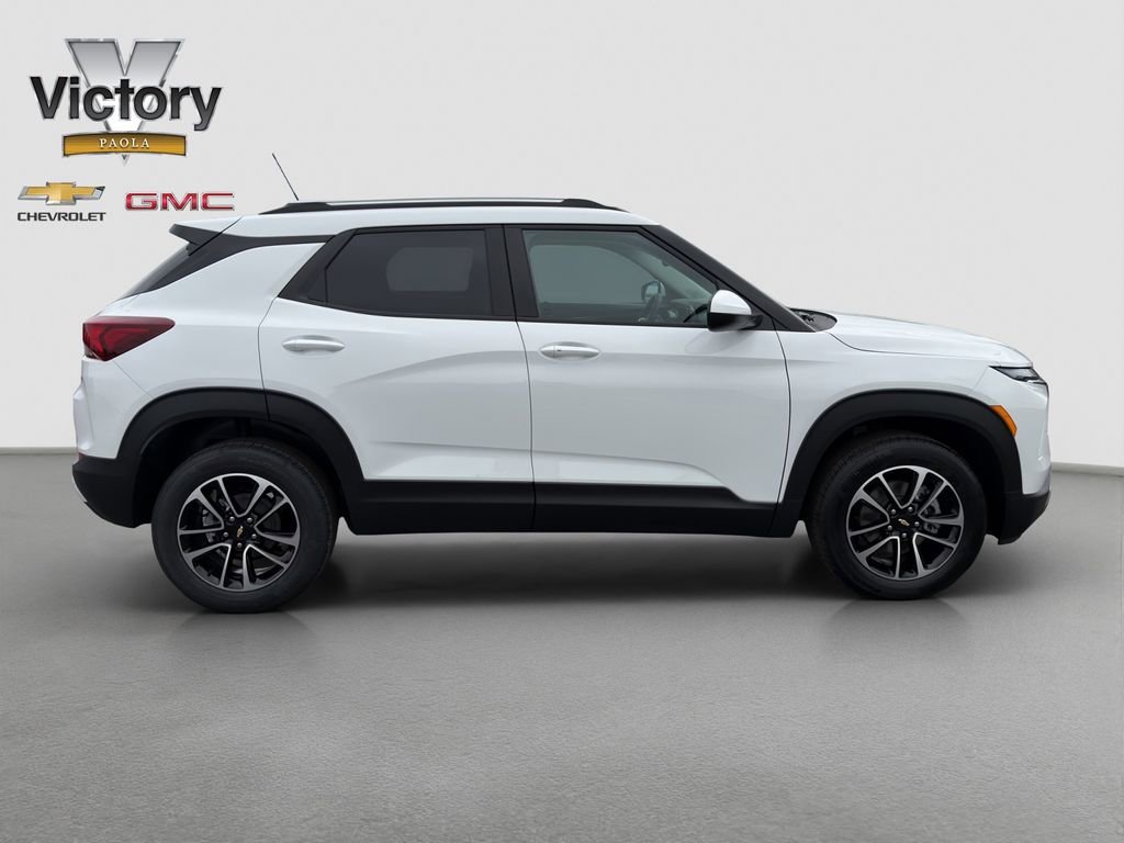 New 2026 Summit White Chevrolet LT image 7