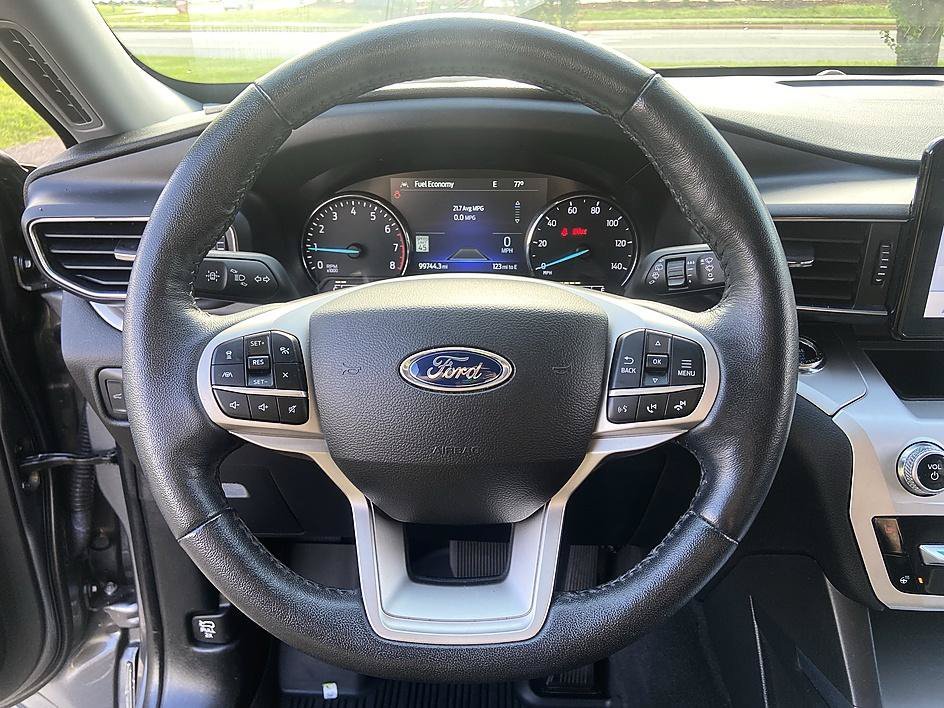 Used 2022 Gray Metallic Ford XLT image 22