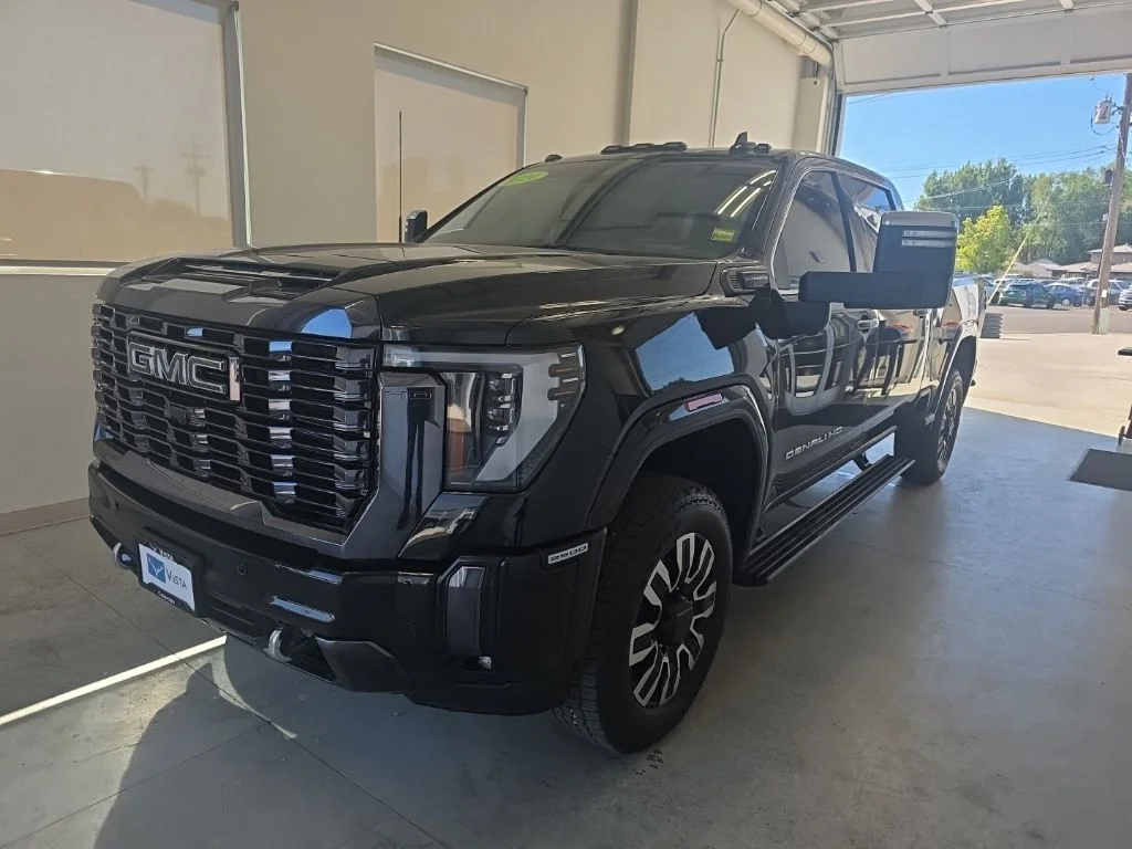 Used 2024 Onyx Black GMC Denali Ultimate image 3