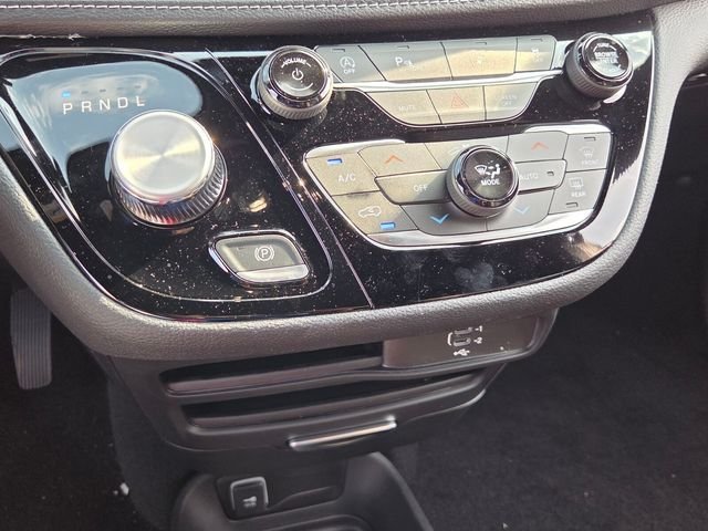 2026 Chrysler Pacifica Select - Photo 21
