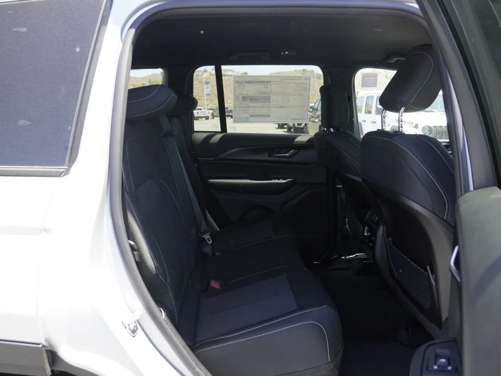 New 2026 Silver Zynith Jeep Laredo image 23